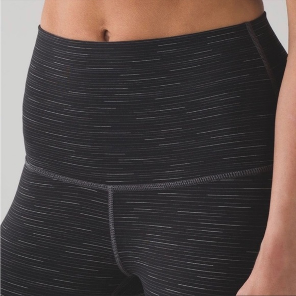 Sz6 Lululemon Hi-Rise Wunder Under Ombré Melange 31” grey/black leggings. EUC - Picture 5 of 11